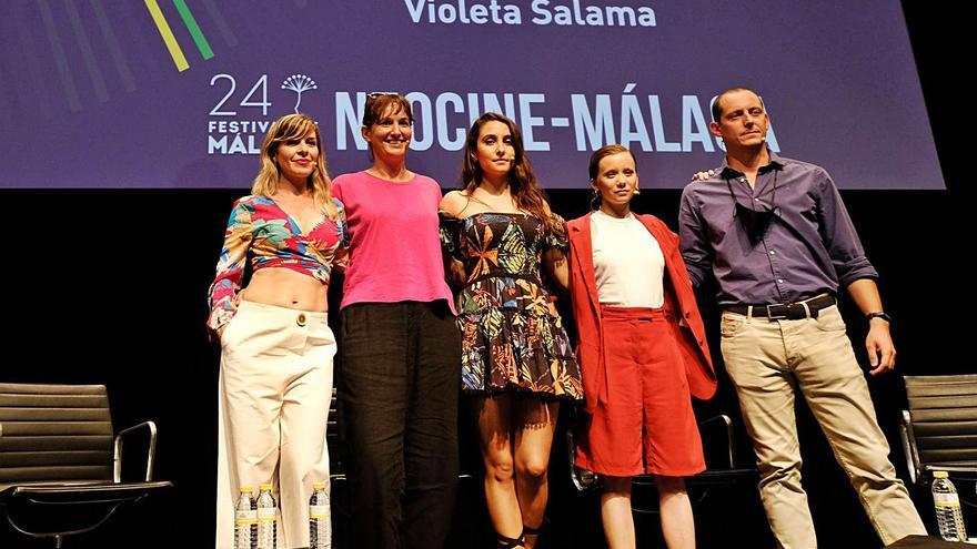 Mara Guil, Violeta Salama, Sarah Perles, Laila Manzanares y Olmo Figueredo.