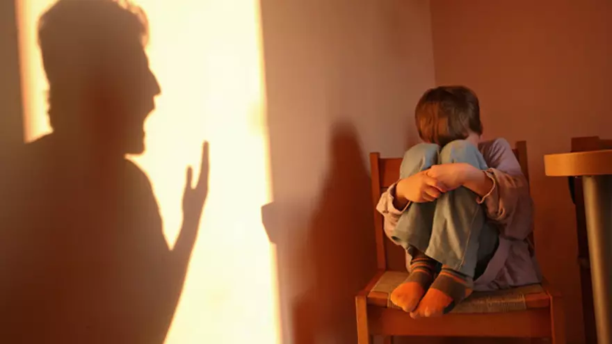 Condenado un padre canario a acercarse a su hijo durante tres meses por agredirle cuando estaba borracho