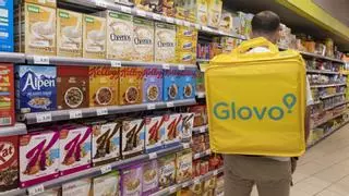 Estas son las seis ciudades canarias en las que ya puedes comprar en HiperDino desde la app Glovo