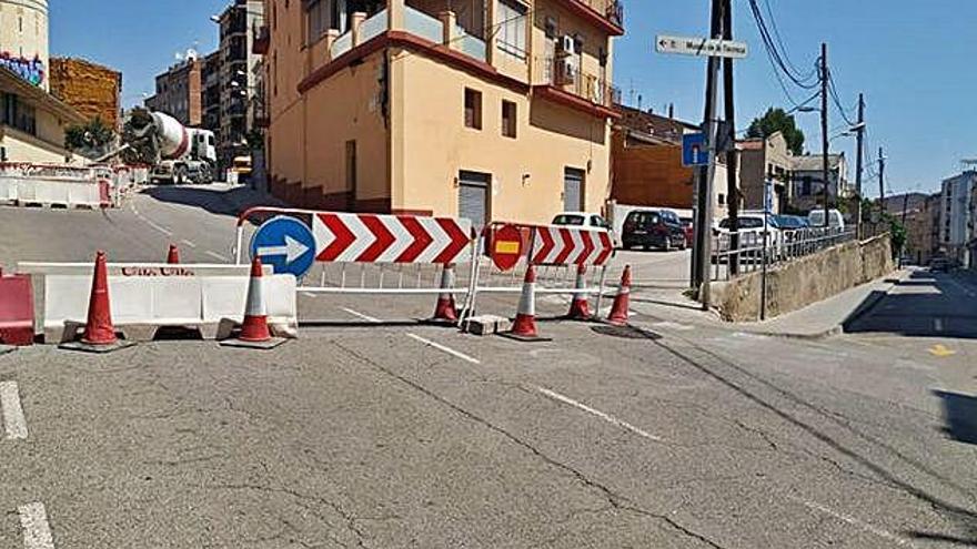 La carretera de Santpedor està tallada al trànsit i els vehicles s&#039;han de desviar pel carrer de la Creu Guixera