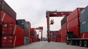 Contenedores en el puerto.