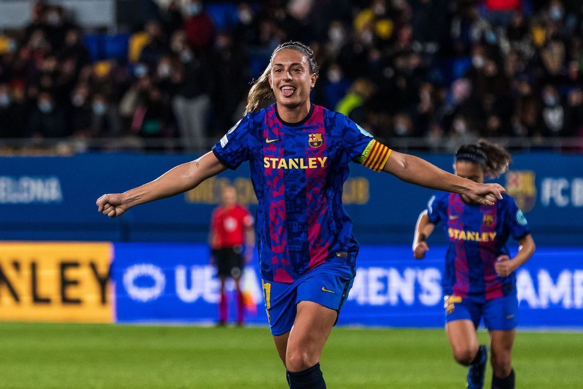 Alexia Putellas celebrando un gol