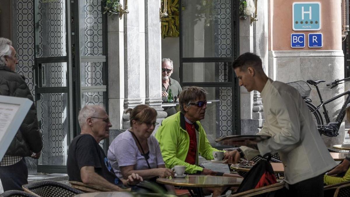 Im Hotel- und Gaststättengewerbe gab es 2022 einen besonders starken Anstieg der Beschäftigungen.