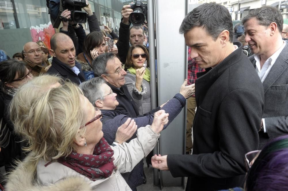 Baño de masas de Pedro Sánchez en A Coruña