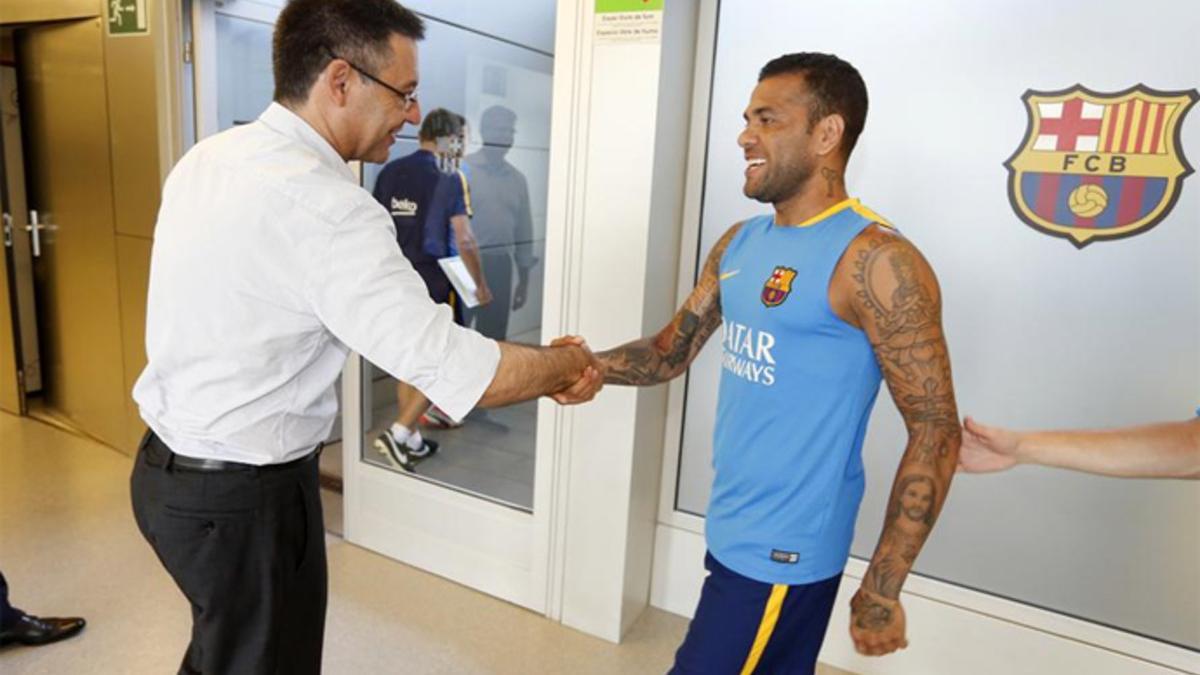 Alves dejará el Barça este verano