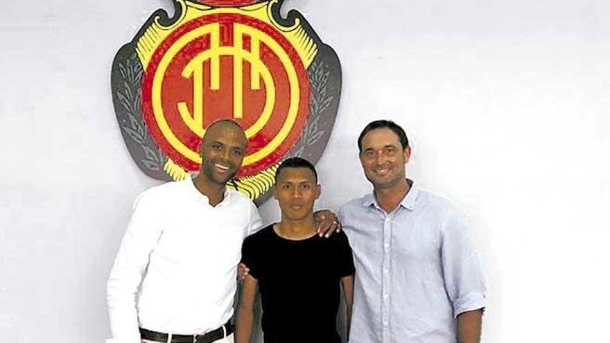 Maheta Molango y Javier Recio escudan a Bryan Reyna tras ampliar el contrato del jugador.