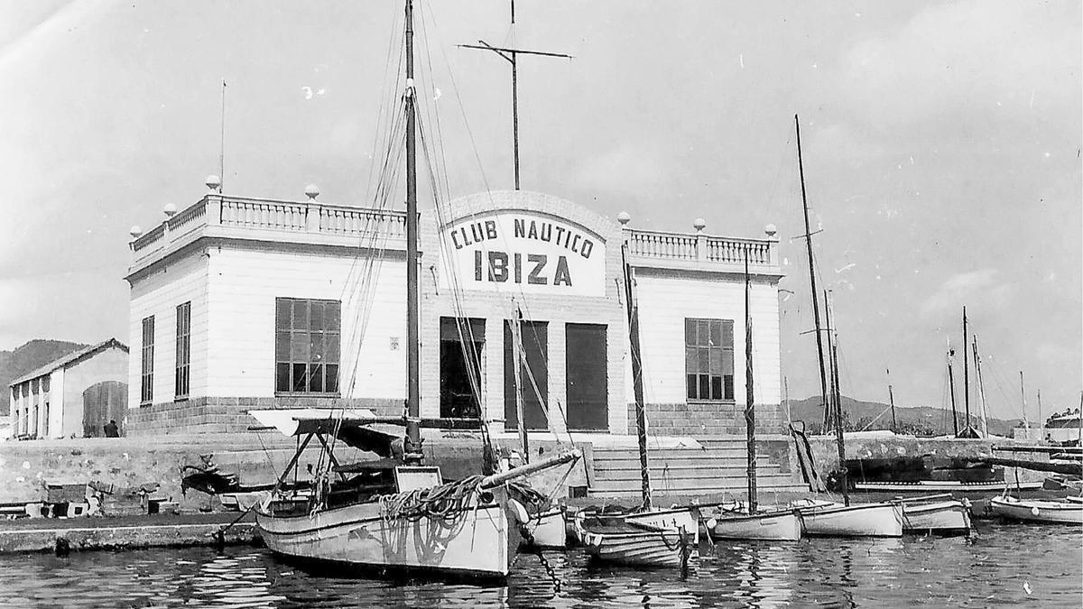 Una imagen clásica del Club Náutico Ibiza.