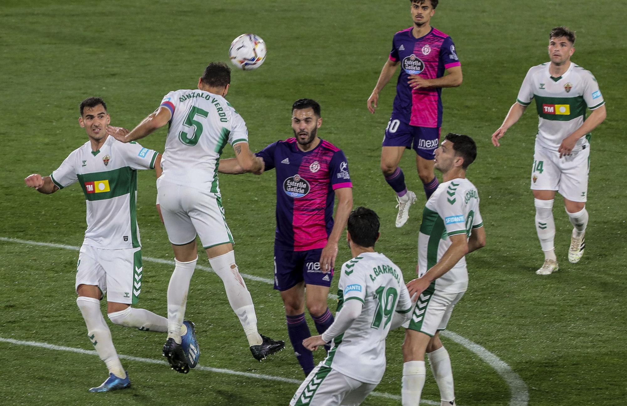 Elche 1 - Valladolid 1: El Elche no sabe ganar