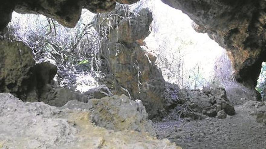 Rescatado de una cueva de Borriol tras pasar 5 días herido y sin agua