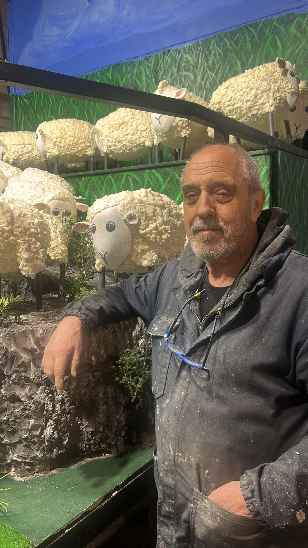 Josep Valverde, amb la carrossa d'aquest any.