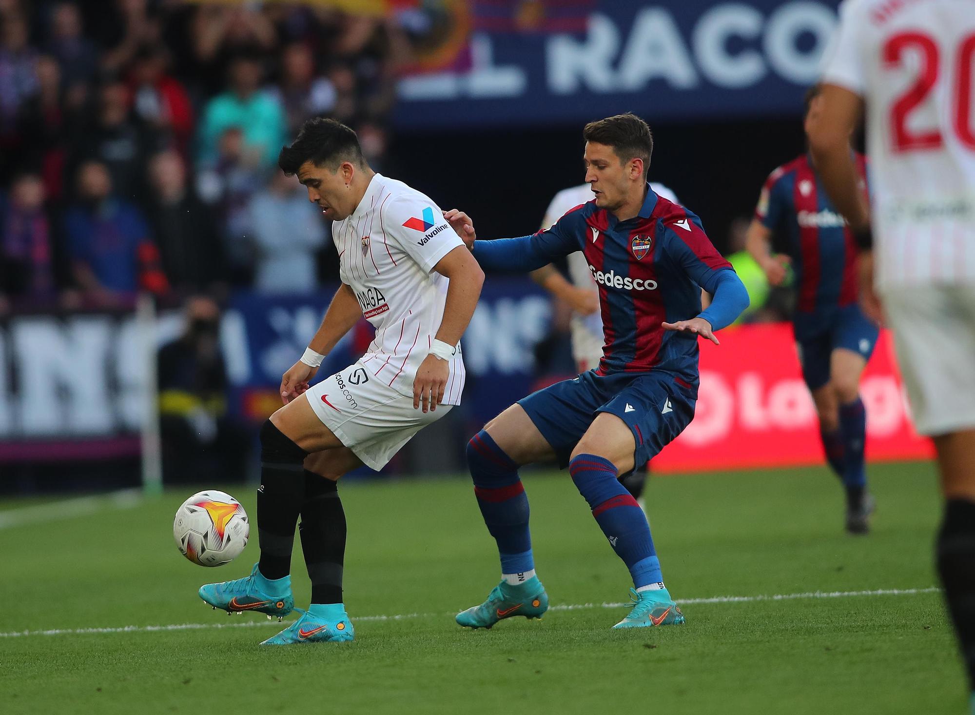 Las imágenes del partido entre el Levante UD y el Sevilla