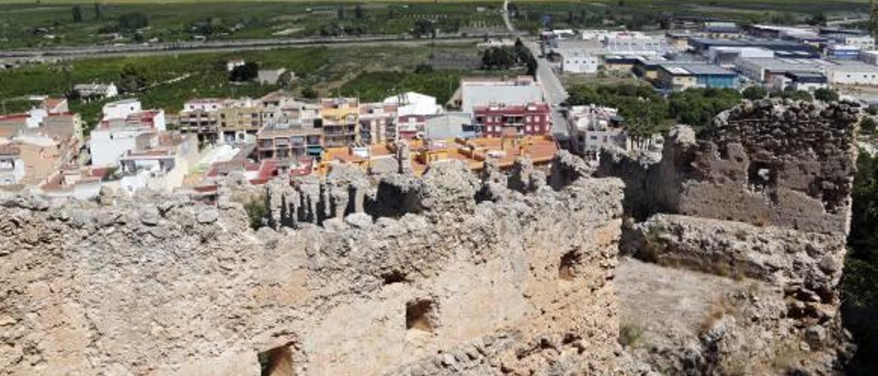 Cultura autoriza la reforma del castillo que Corbera exige desde hace siete años