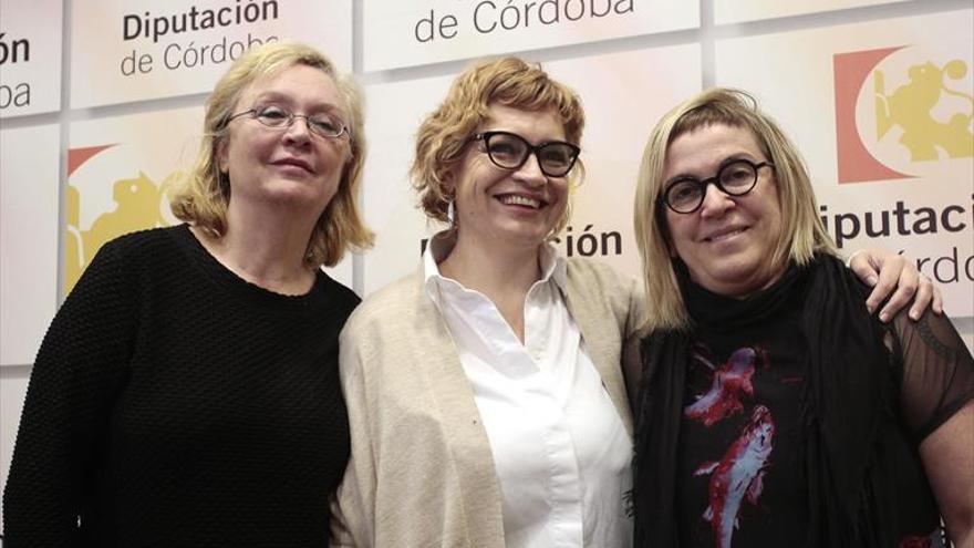 Tres artistas se implican con el feminismo a través de ‘performances’ en la calle