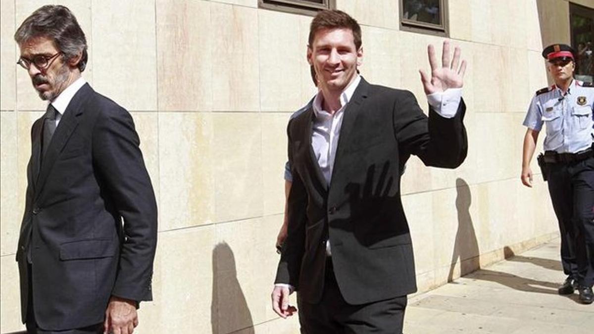 Messi, saliendo de los juzgados de Gavà