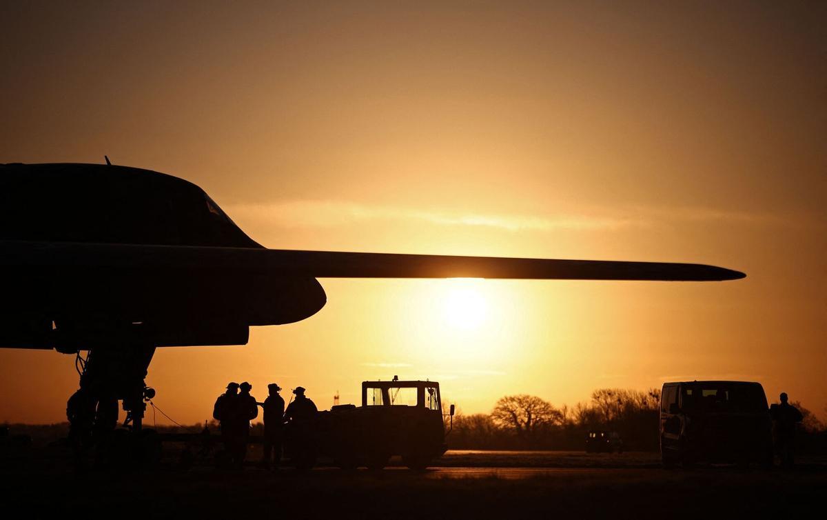 Un bombardero estadounidense en la base británica de Fairford, en el sur de Inglaterra, el pasado 14 de marzo.