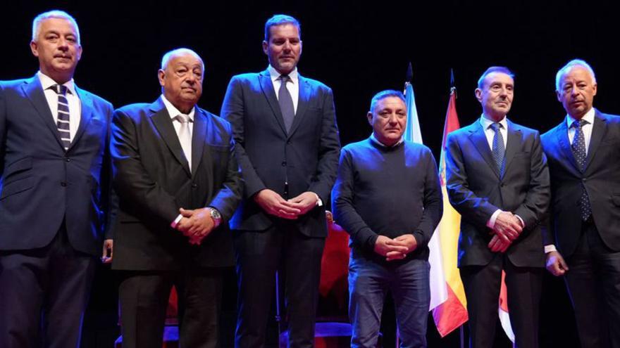 García, esqu., López, o alcalde, Sanmartín, Fernández e Constenla / Ce