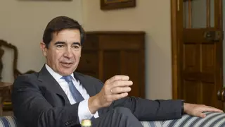 El BBVA se inclina por seguir con la opa al Sabadell pero lo condiciona al apoyo de los grandes accionistas
