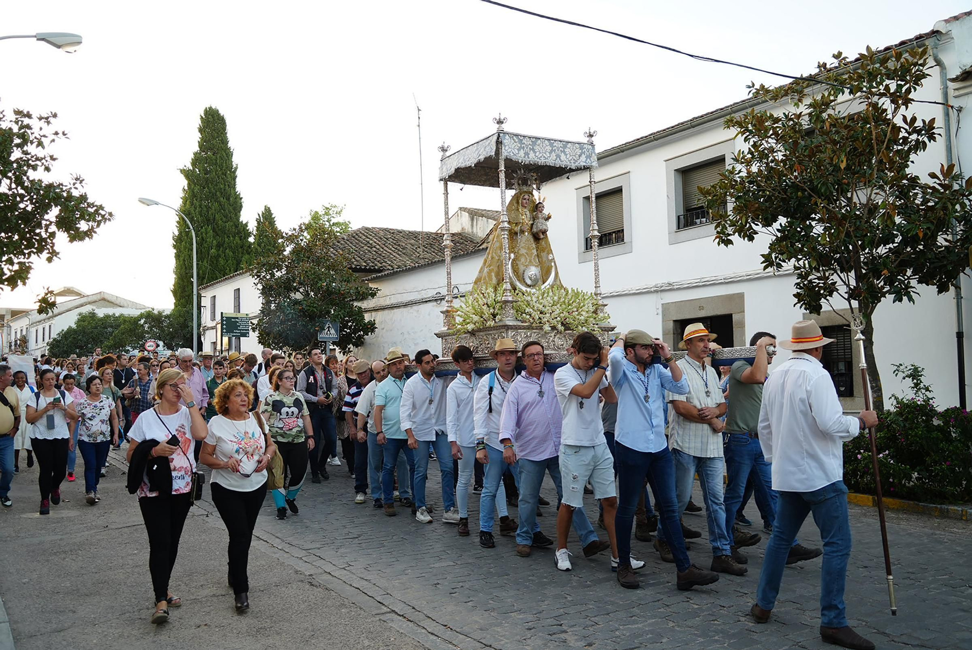 La Virgen de Luna abandona Villanueva de Córdoba para regresar a su santuario