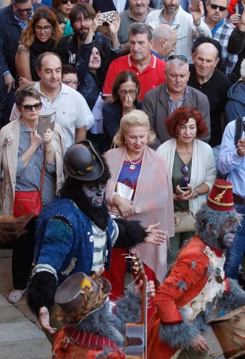 Recorrido de las chirigotas de Cádiz por las calles de Oviedo