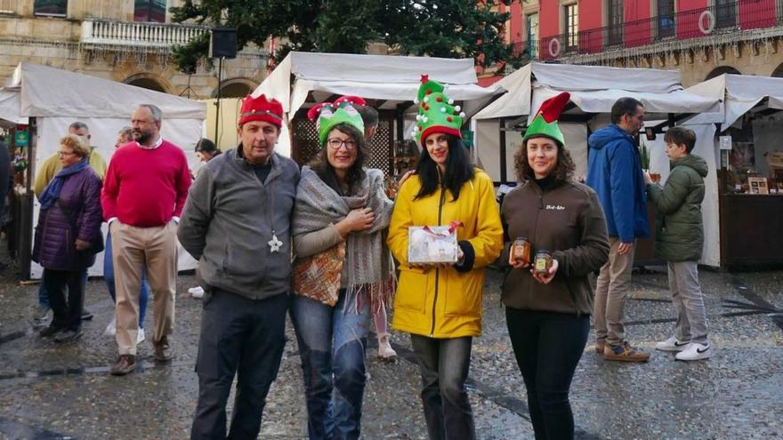 El Mercado Artesano y Ecológico hace puente en la plaza Mayor | MERCADO ARTESANO