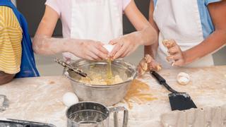 Un cumpleaños en Gijón acaba con varios niños infectados de salmonela, tras participar en un taller de repostería