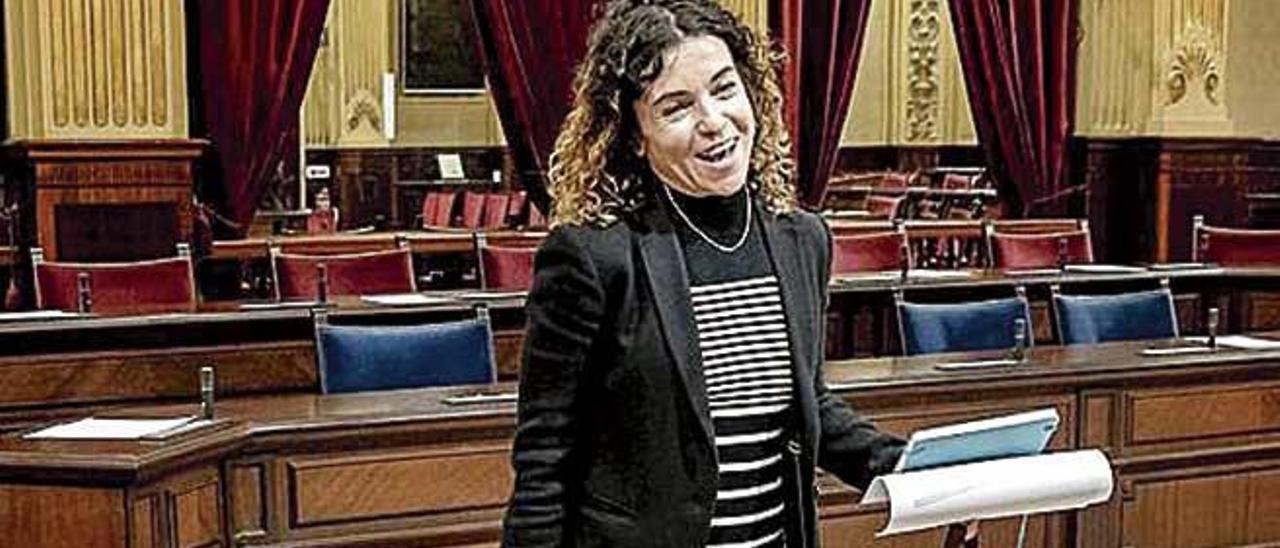 La consellera Sánchez tras aprobar las cuentas de 2020.