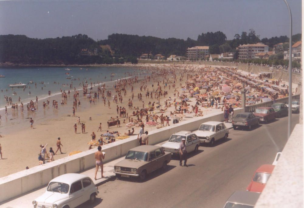 Playa de Silgar (Sanxenxo), en 1975.