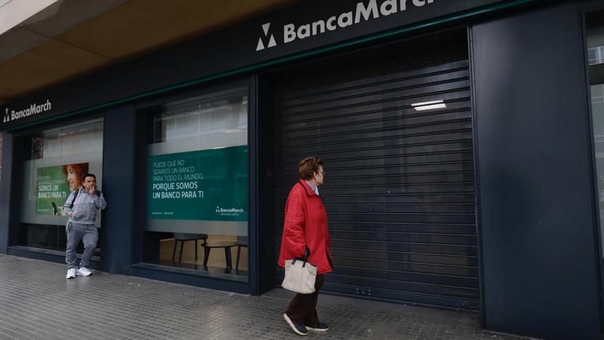 Los sindicatos califican de &quot;masivo&quot; el seguimiento en Mallorca al paro de dos horas en la banca