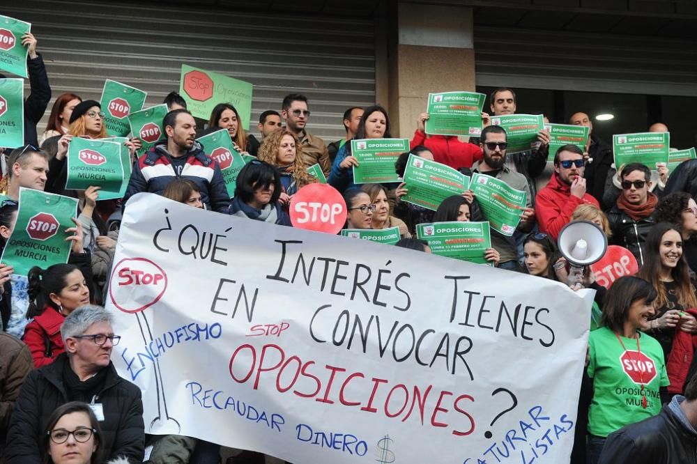 Los interinos dicen 'no' a las oposiciones a maestro