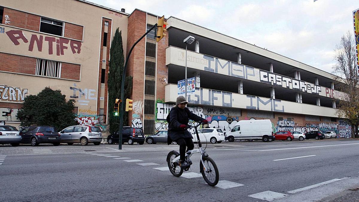 Les naus abandonades de l’antiga fàbrica Simon a Girona, en una imatge d’arxiu