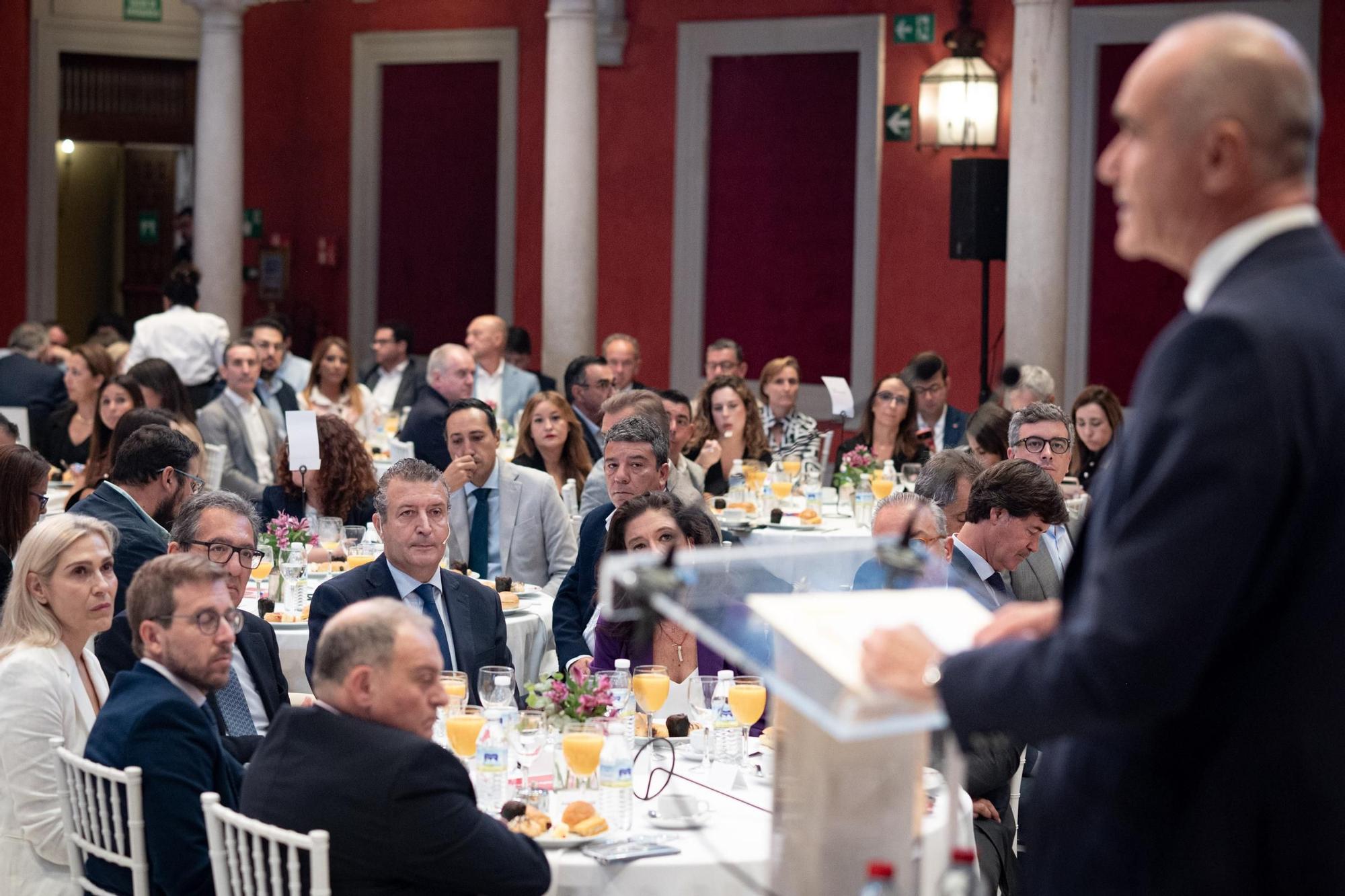 Fotogalería | ElCorreoPregunta a Javier Fernández de los Ríos, presidente de la Diputación de Sevilla