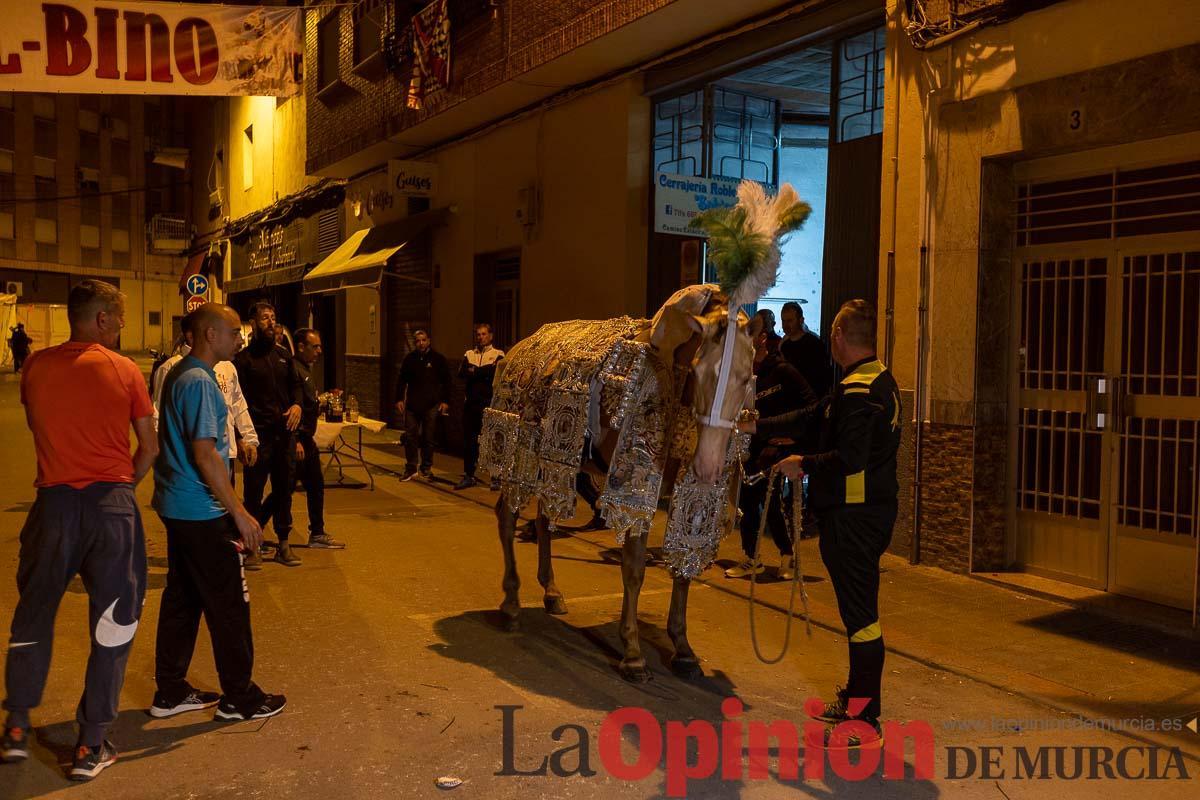 Vestir a un caballo del vino en la mañana del dos de mayo Vestir a un caballo del vino en la mañana del dos de mayo