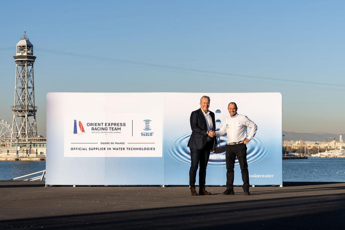 El presidente de Saur, Patrick Blethon, y el codirector del Orient Express Racing Team, Stephan Kandler.