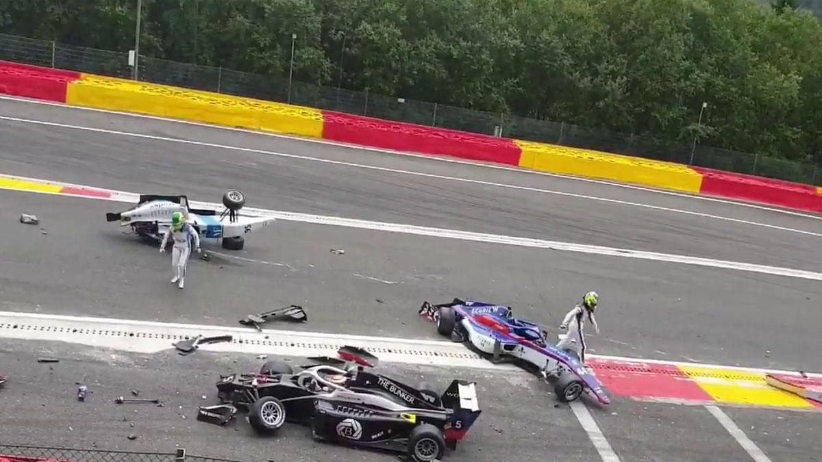 Hasta seis coches se han visto involucrados en el accidente de las W Series