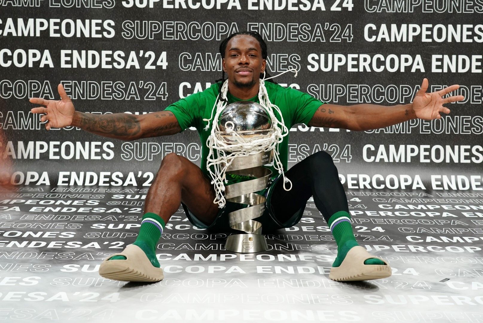 Sesión de fotos al Unicaja como campeón de la Supercopa de España 2024, tras derrotar al Real Madrid