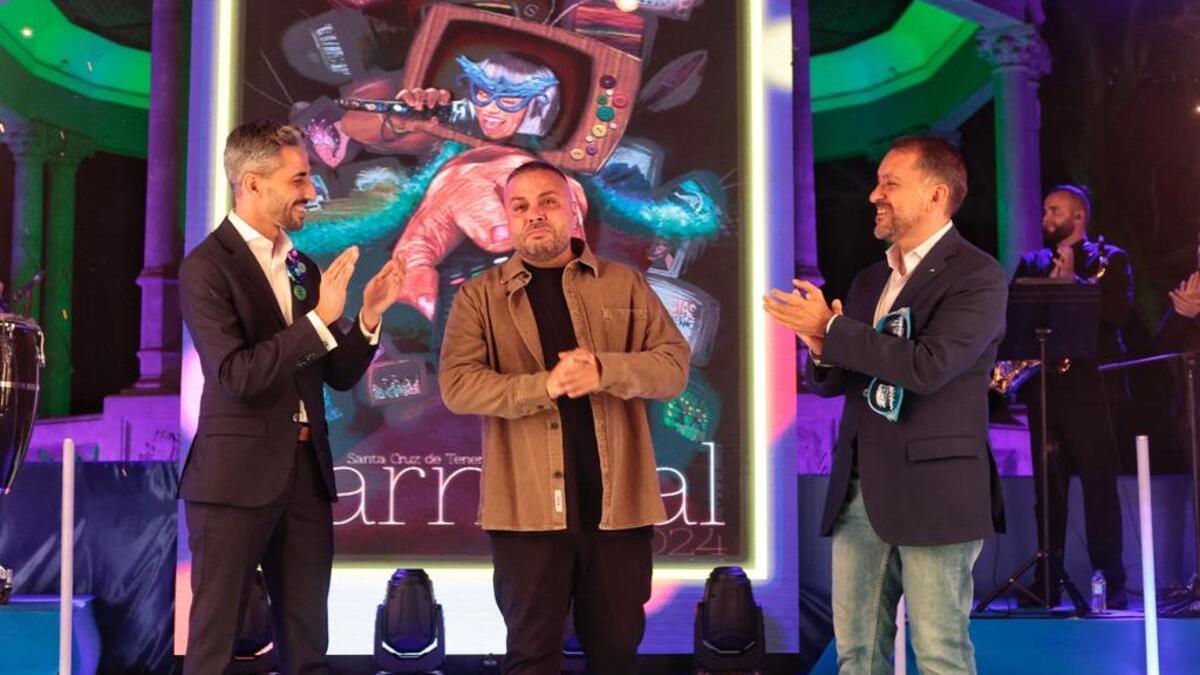 Arón Morales, durante la gala de presentación del cartel oficial del Carnaval de Santa Cruz de Tenerife 2024