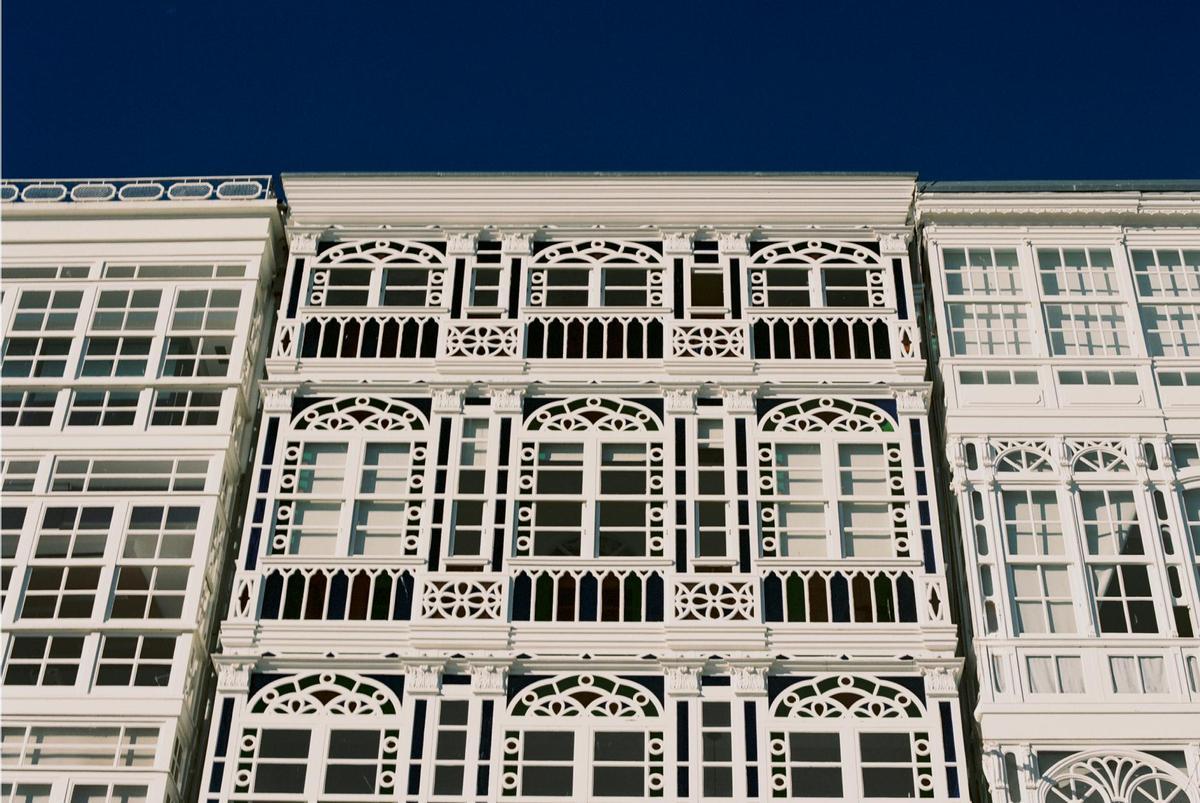 Una de las fotografías de las Galerías de la Marina utilizadas en la guía