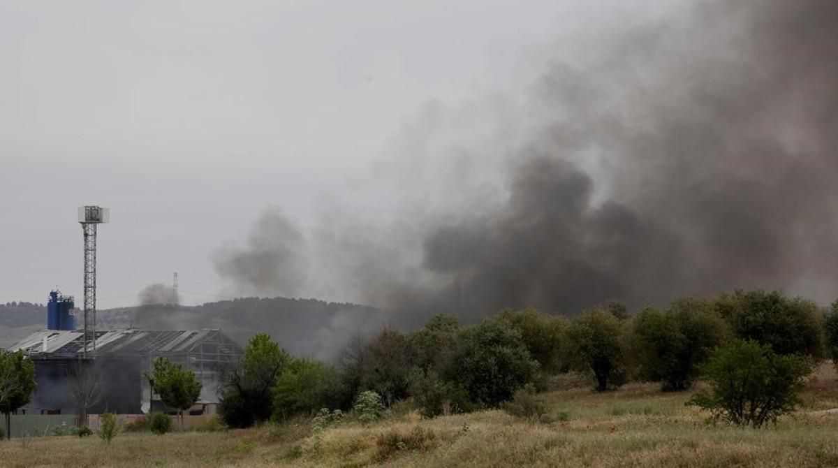 jgblanco38292343 arganda  04 05 17  incendio en una planta indistrial foto   170504145648