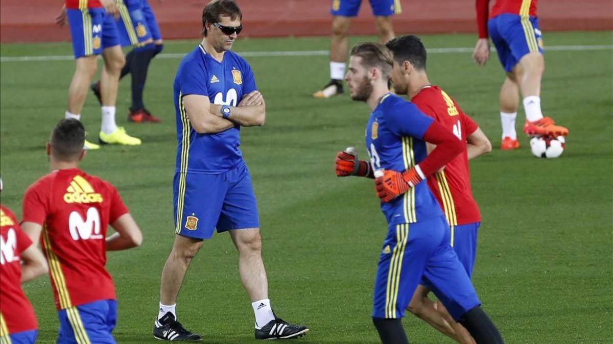 Julen Lopetegui, durante el entrenamiento de la selección este lunes