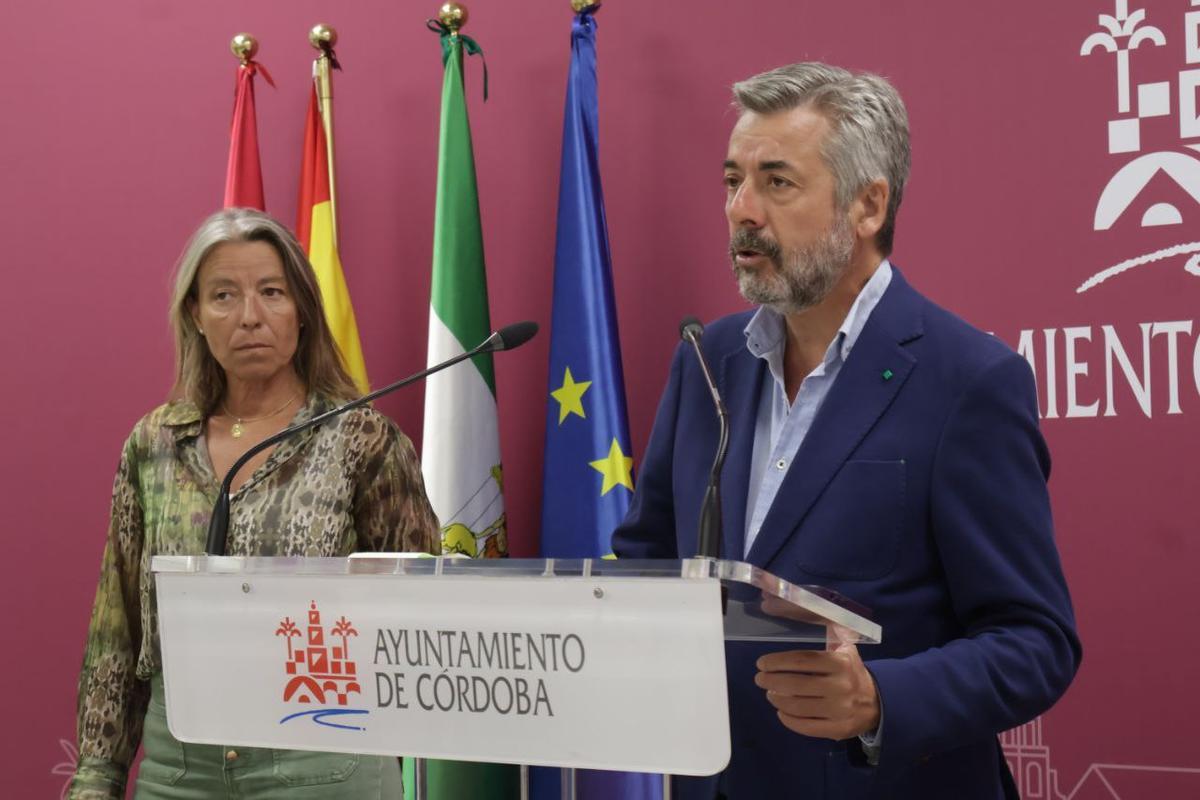 Miguel Ángel Torrico e Isabel Albás, en la rueda de prensa.