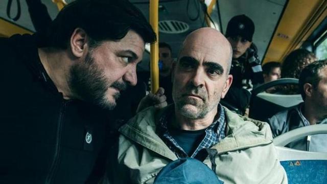Un fotograma de la serie 'Salvador' protagonizada por Luis Tosar en Netflix.