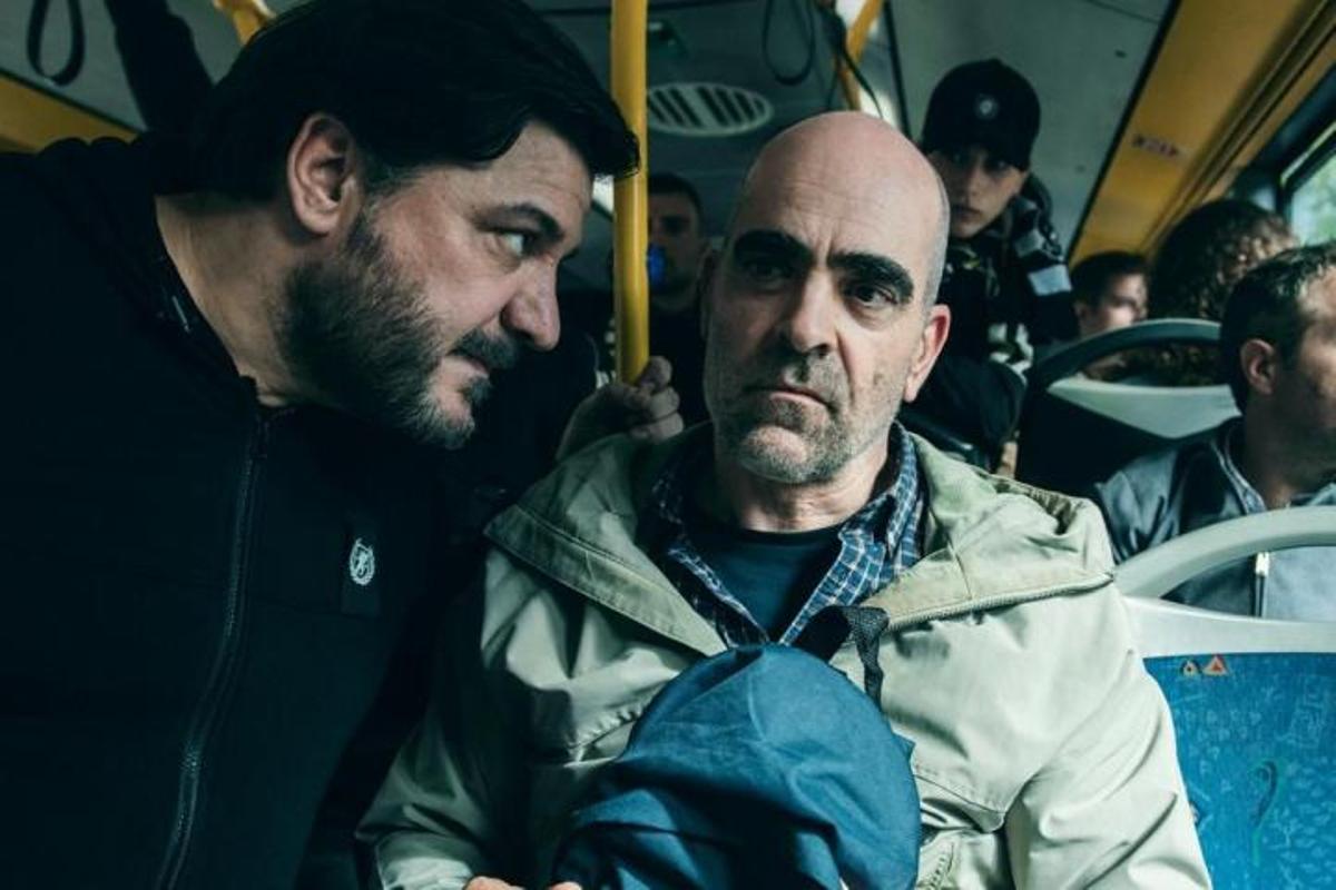 Un fotograma de la serie 'Salvador' protagonizada por Luis Tosar en Netflix.