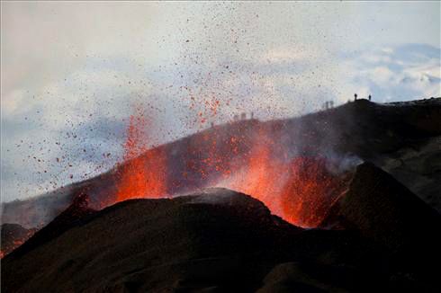 El volcán Eyjafjalla colapsa el tráfico aéreo europeo