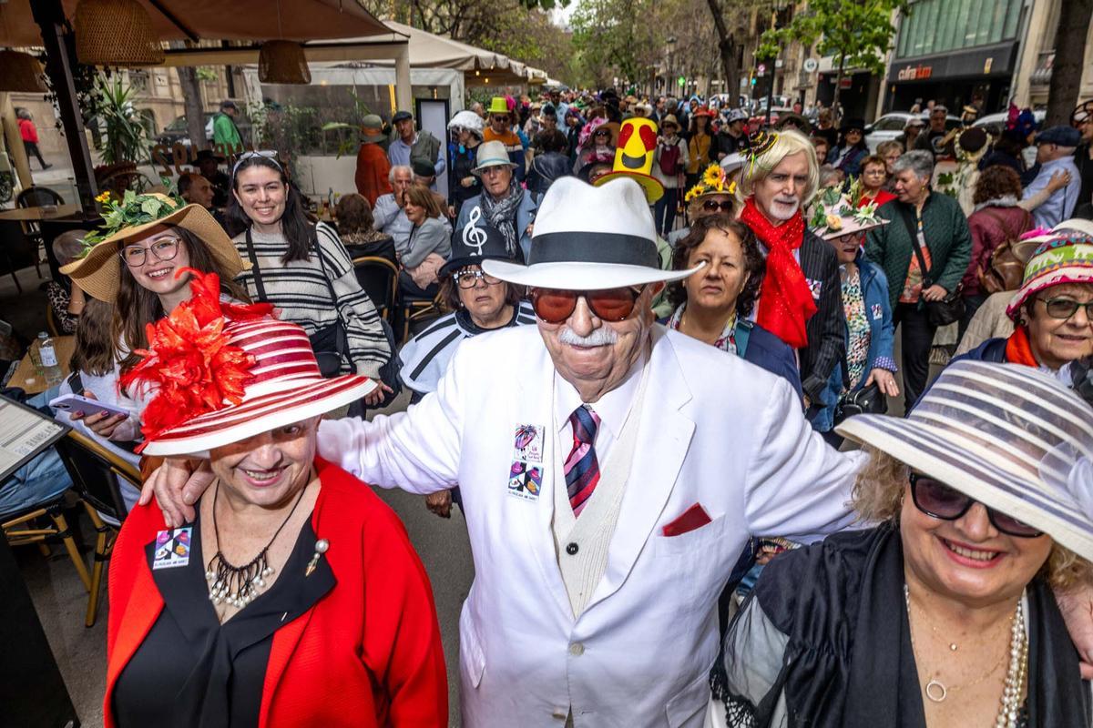 Nueva edición del Paseo con Sombrero por Barcelona