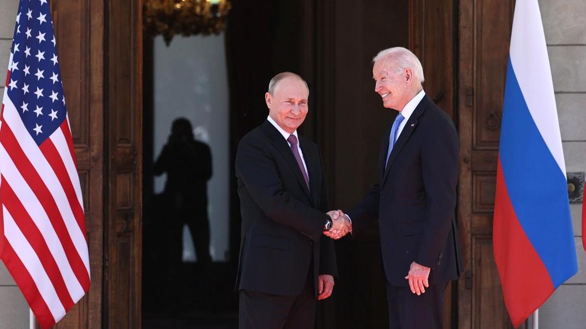 Vladimir Putin y Joe Biden.
