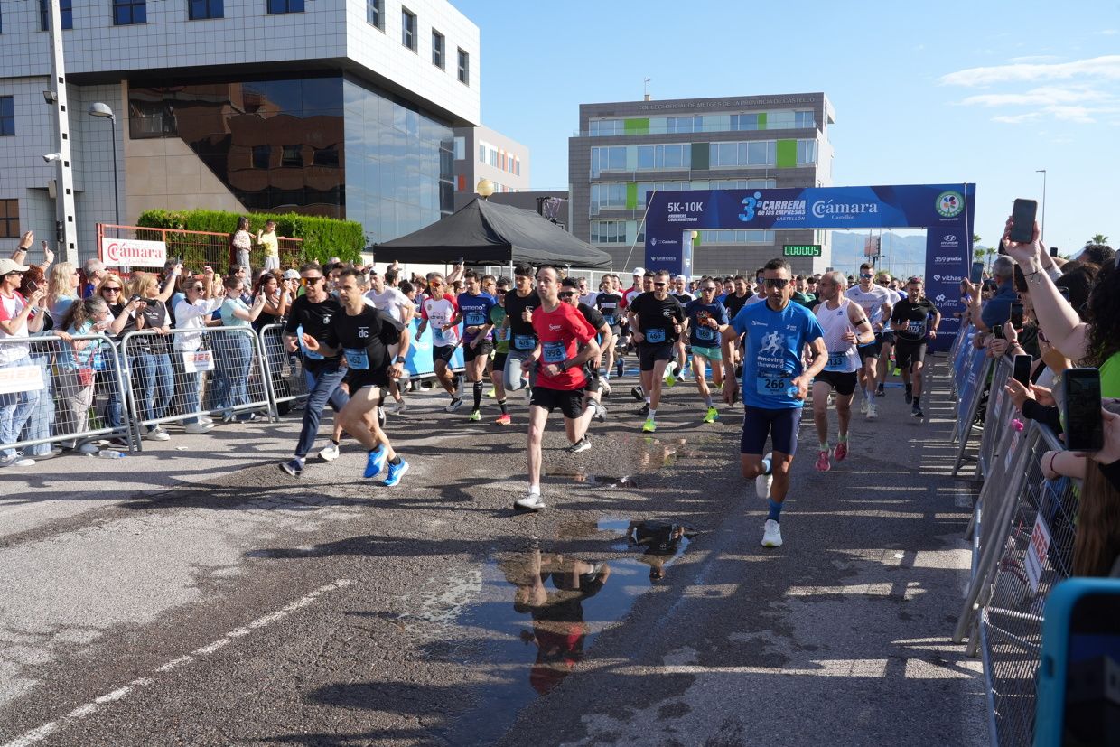 Búscate en las fotos de la Carrera de las Empresas en Castellón