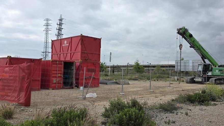 Arriben les primeres màquines al parc comercial Infinity de Turianova