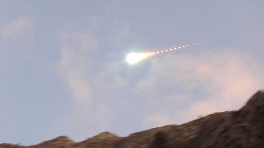 Un meteorito ilumina la noche en la mayor parte de España
