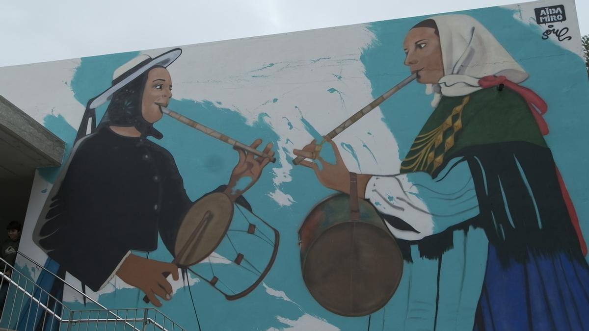 Un mural de Aïda Miró en el instituto Quartó del Rei de Santa Eulària