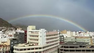 El espectacular arcoíris que ha dejado la lluvia en Santa Cruz de Tenerife